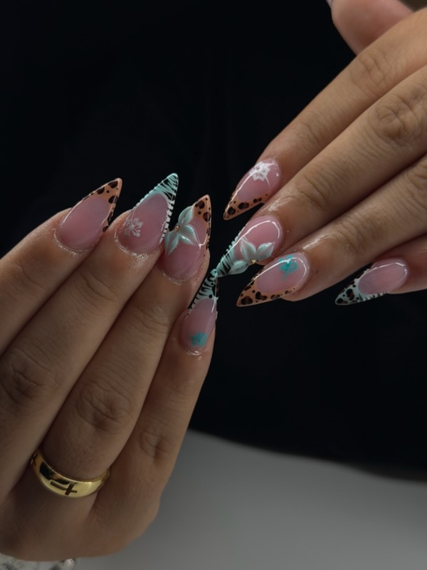 Hand-painted nail set by Clawz By Juliee